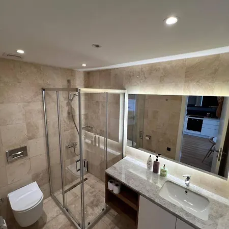 Apartment Modern 2br Prime Spot