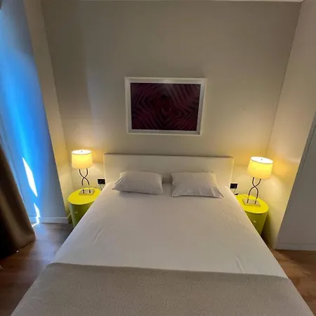 Modern 2br Prime Spot